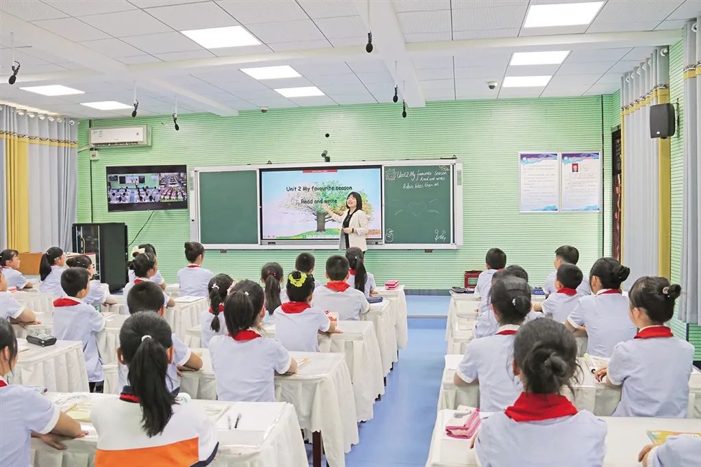 城關(guān)二小與中池小學(xué)、曾溪小學(xué)開展互動(dòng)課堂.jpg