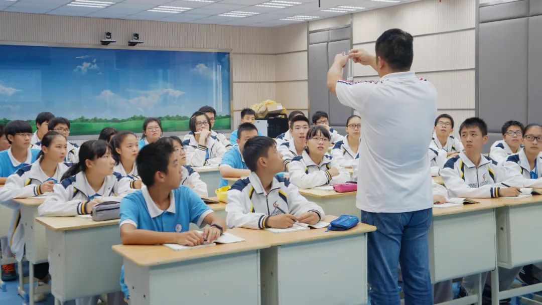 浙江紹興：“四位一體”混合研修，引領(lǐng)教師專業(yè)成長(zhǎng).jpg
